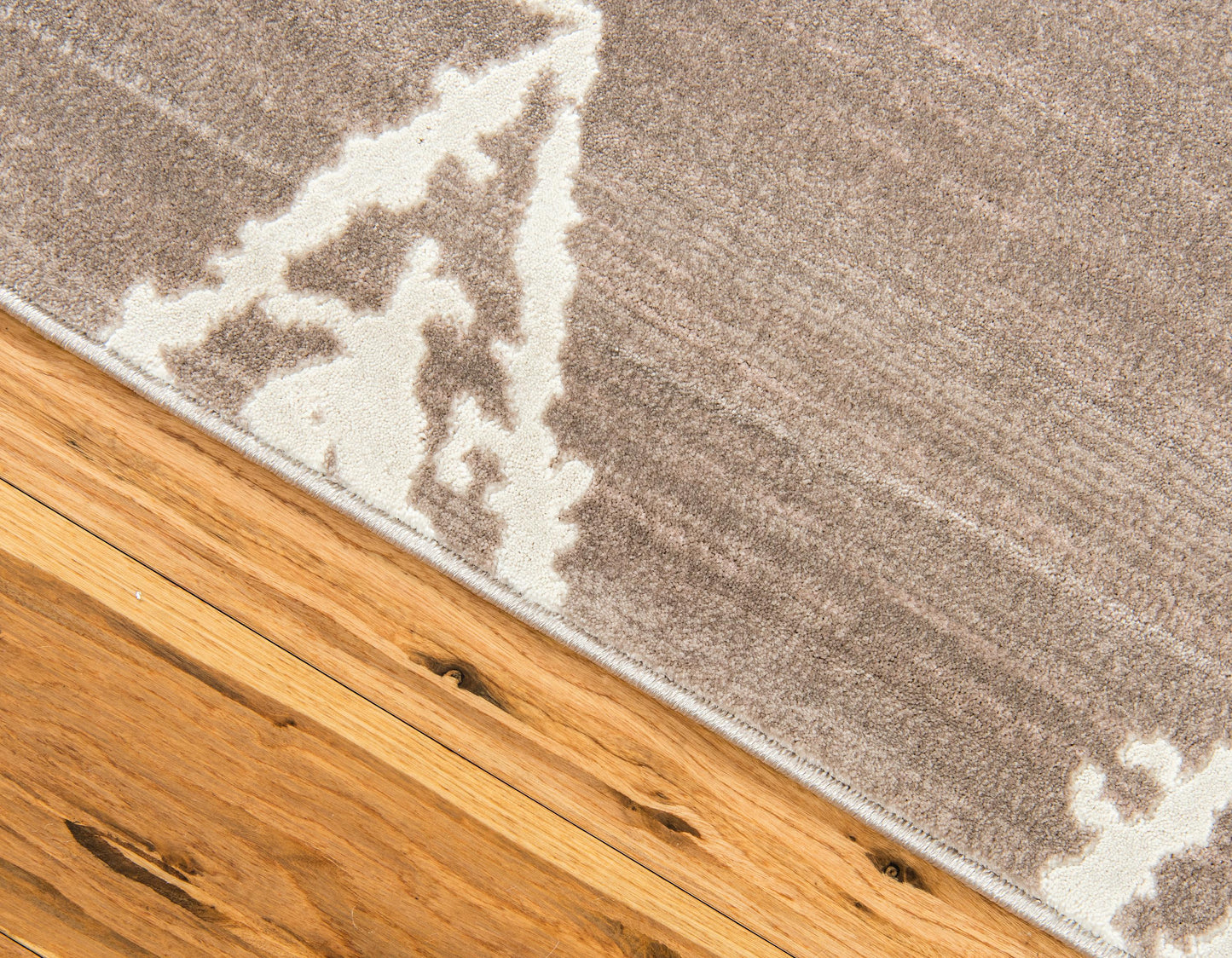 Area Rug – Faded Diamond Pattern Area