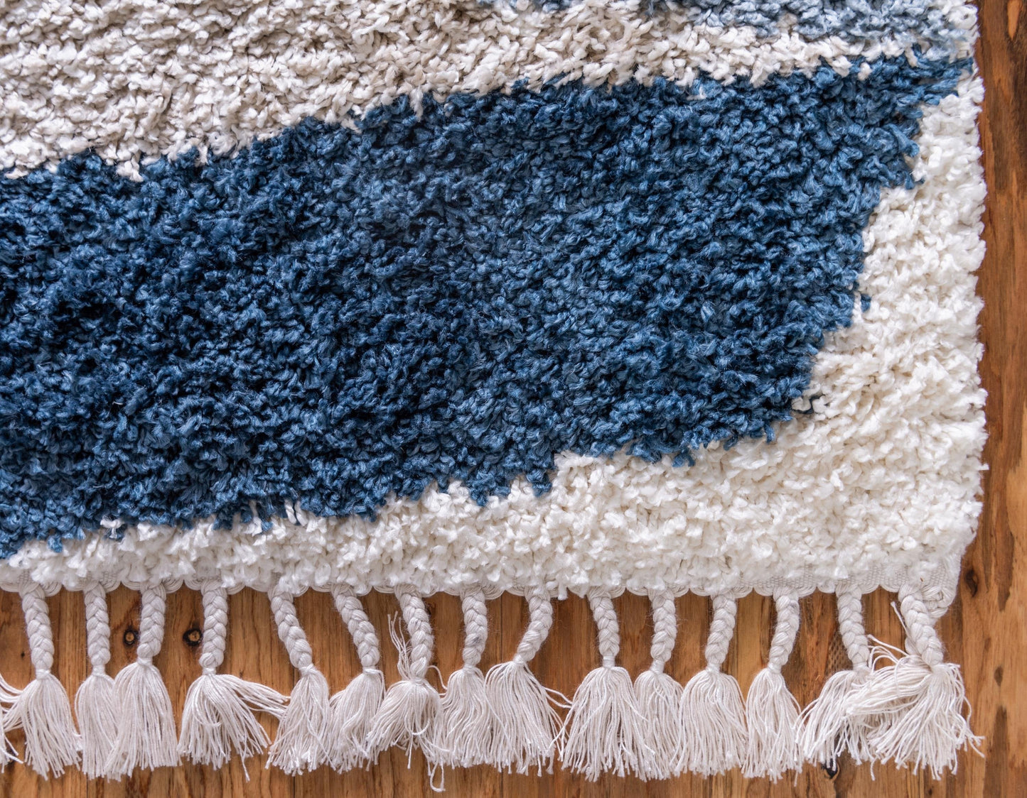 Area Rug – Modern, Shaggy Area