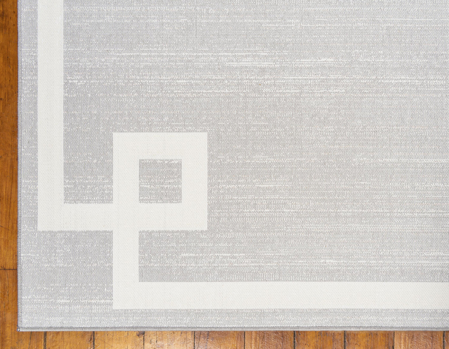 Area Rug – Modern, European Border