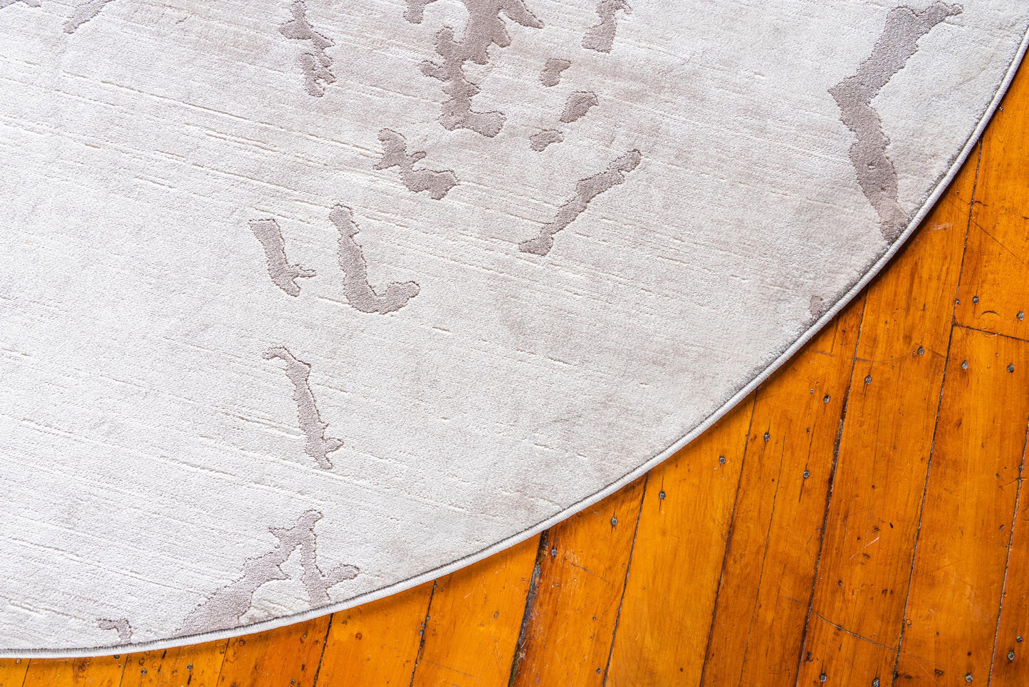 Area Rug – Faded Diamond Pattern Area