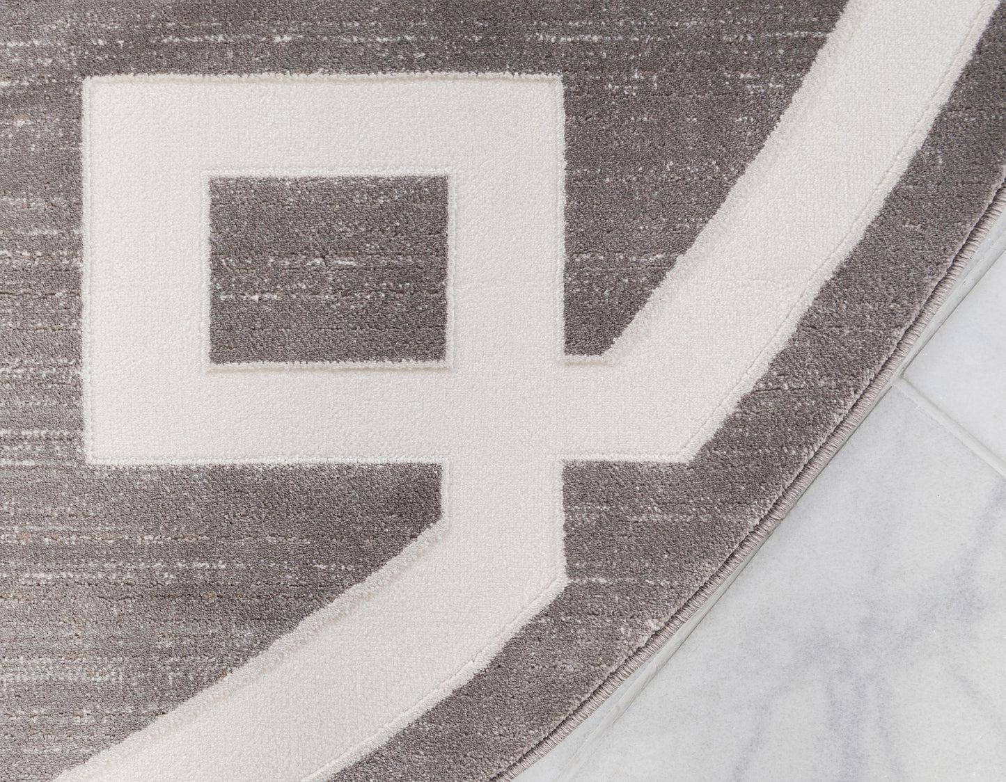 Area Rug – Modern, European Border