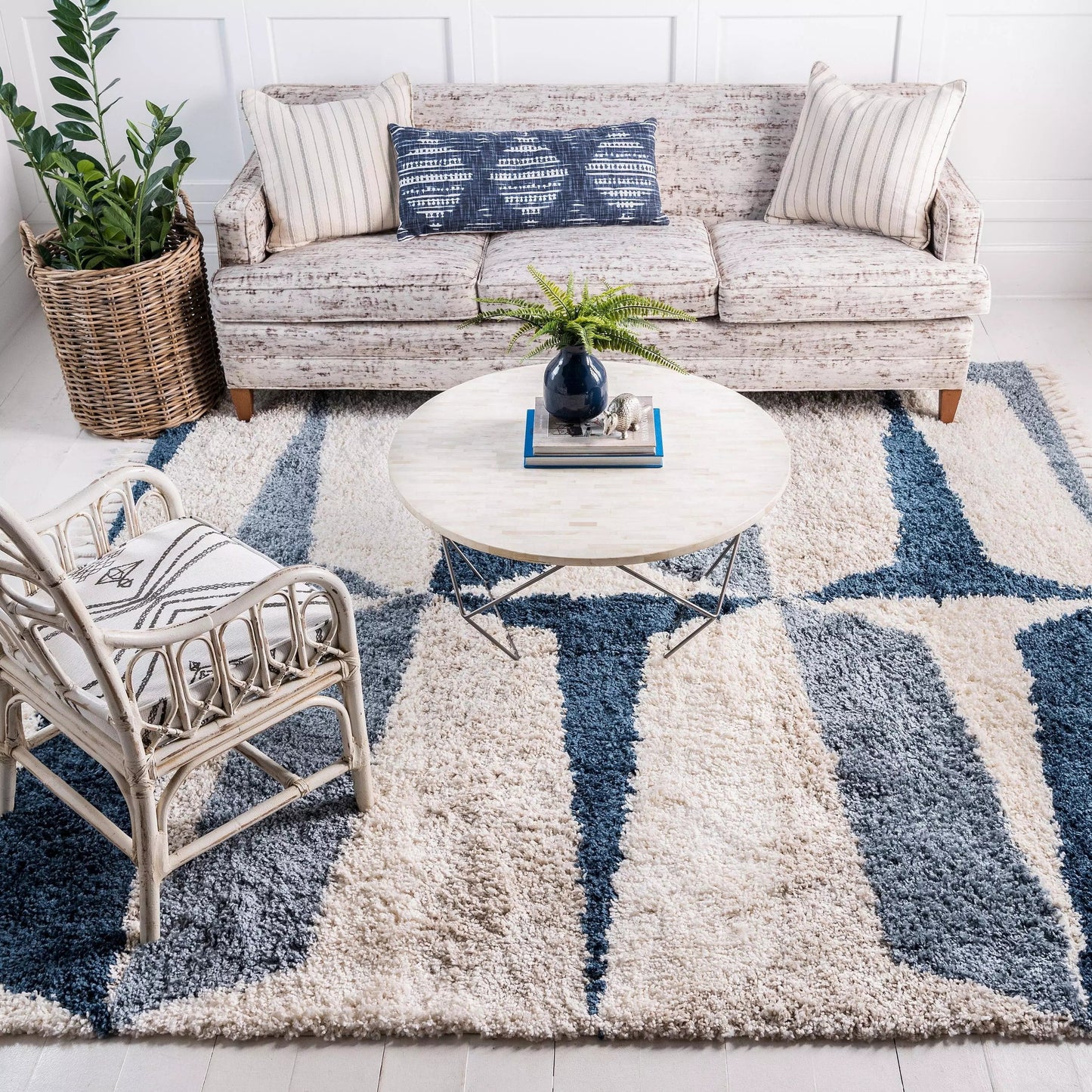 Area Rug – Modern, Shaggy Area