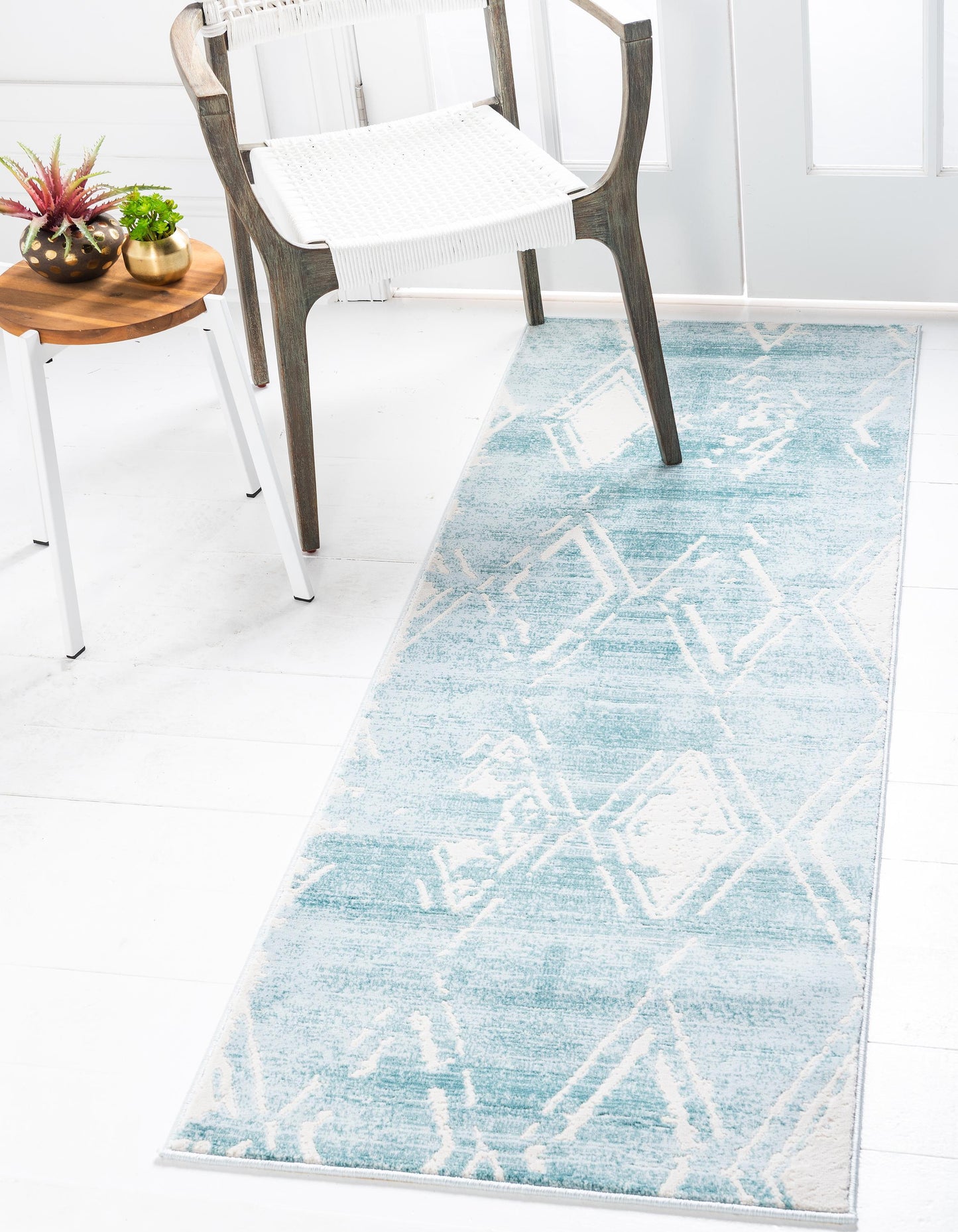 Area Rug – Faded Diamond Pattern Area