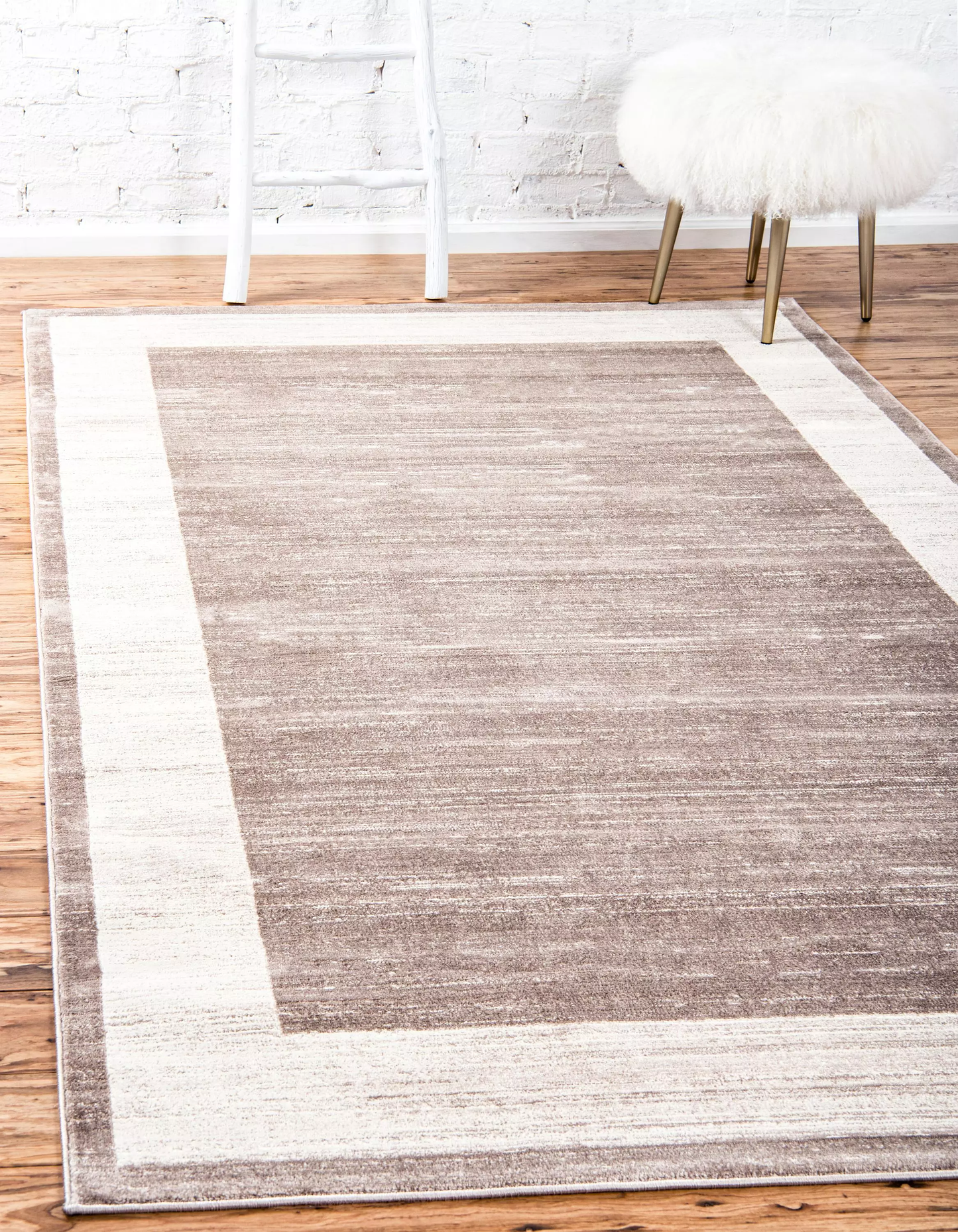 Area Rug – Modern, Border
