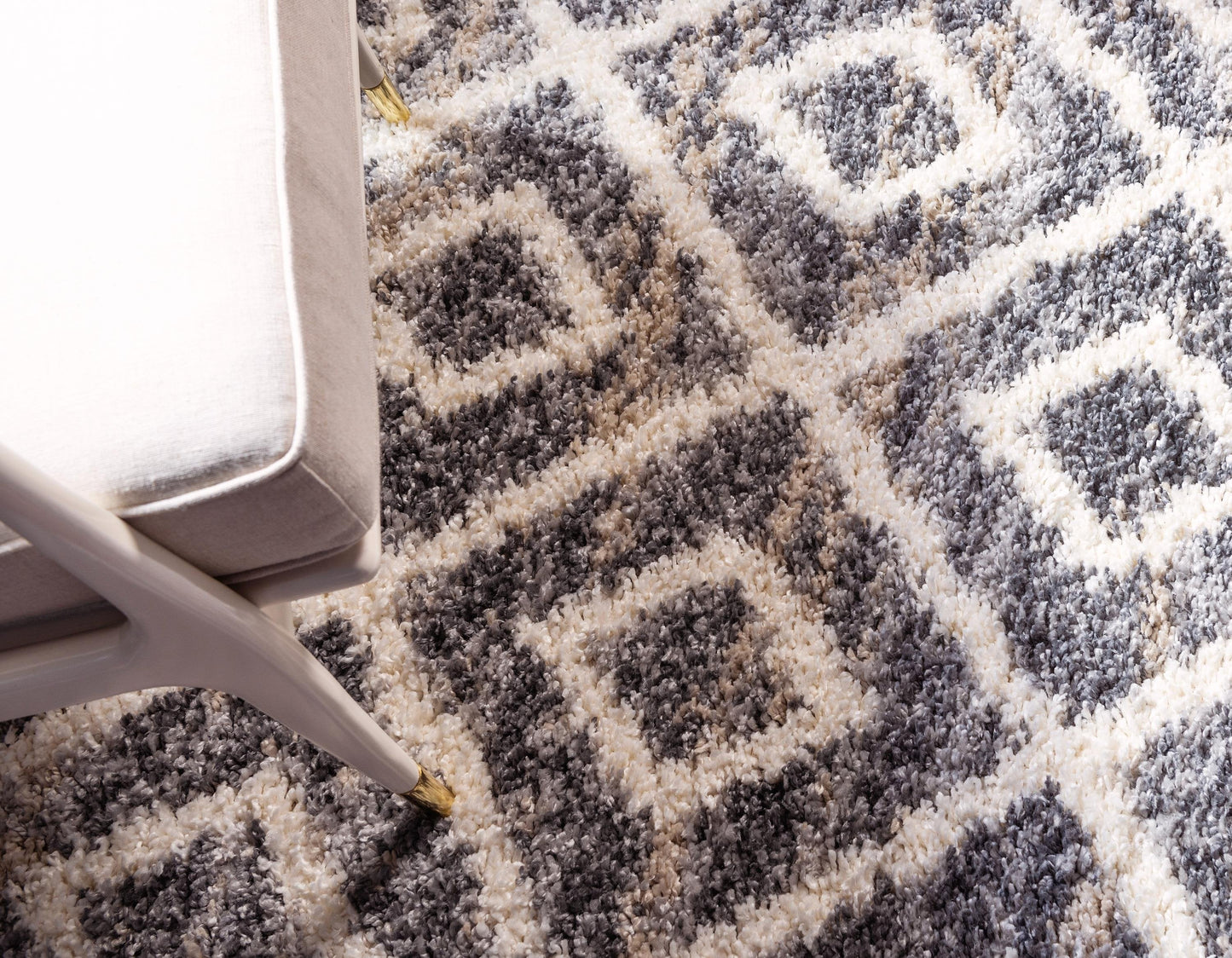 Area Rug – Diamond Pattern Shaggy