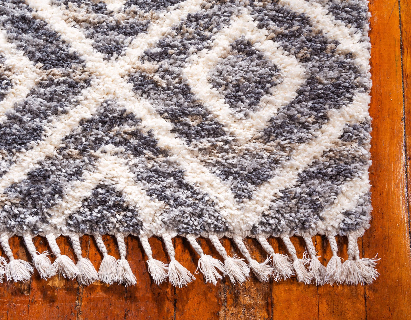 Area Rug – Diamond Pattern Shaggy