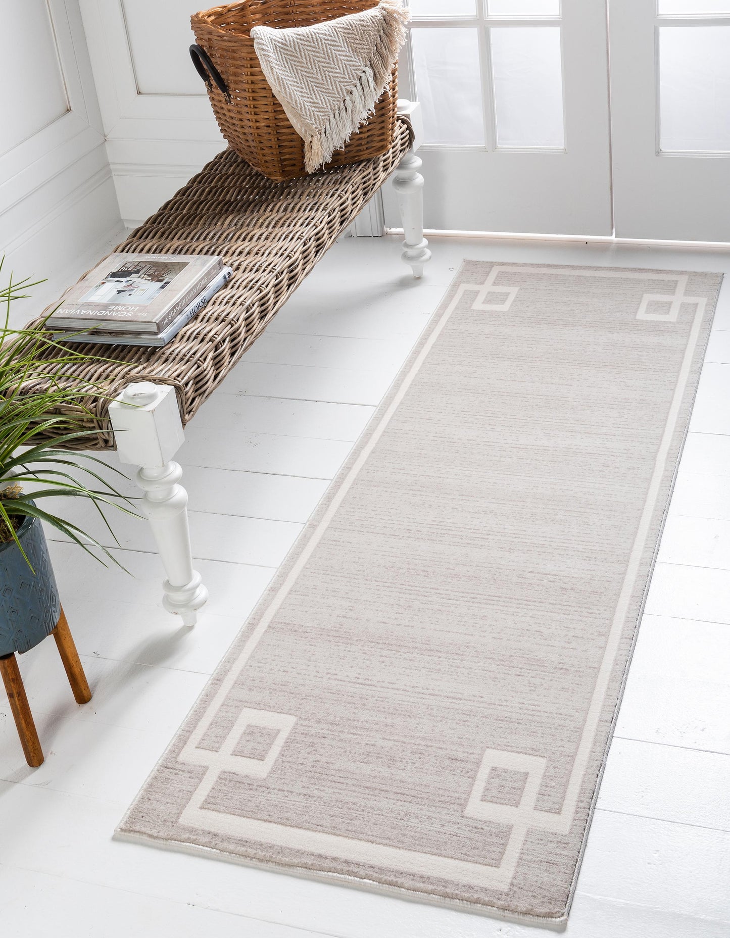 Area Rug – Modern, European Border