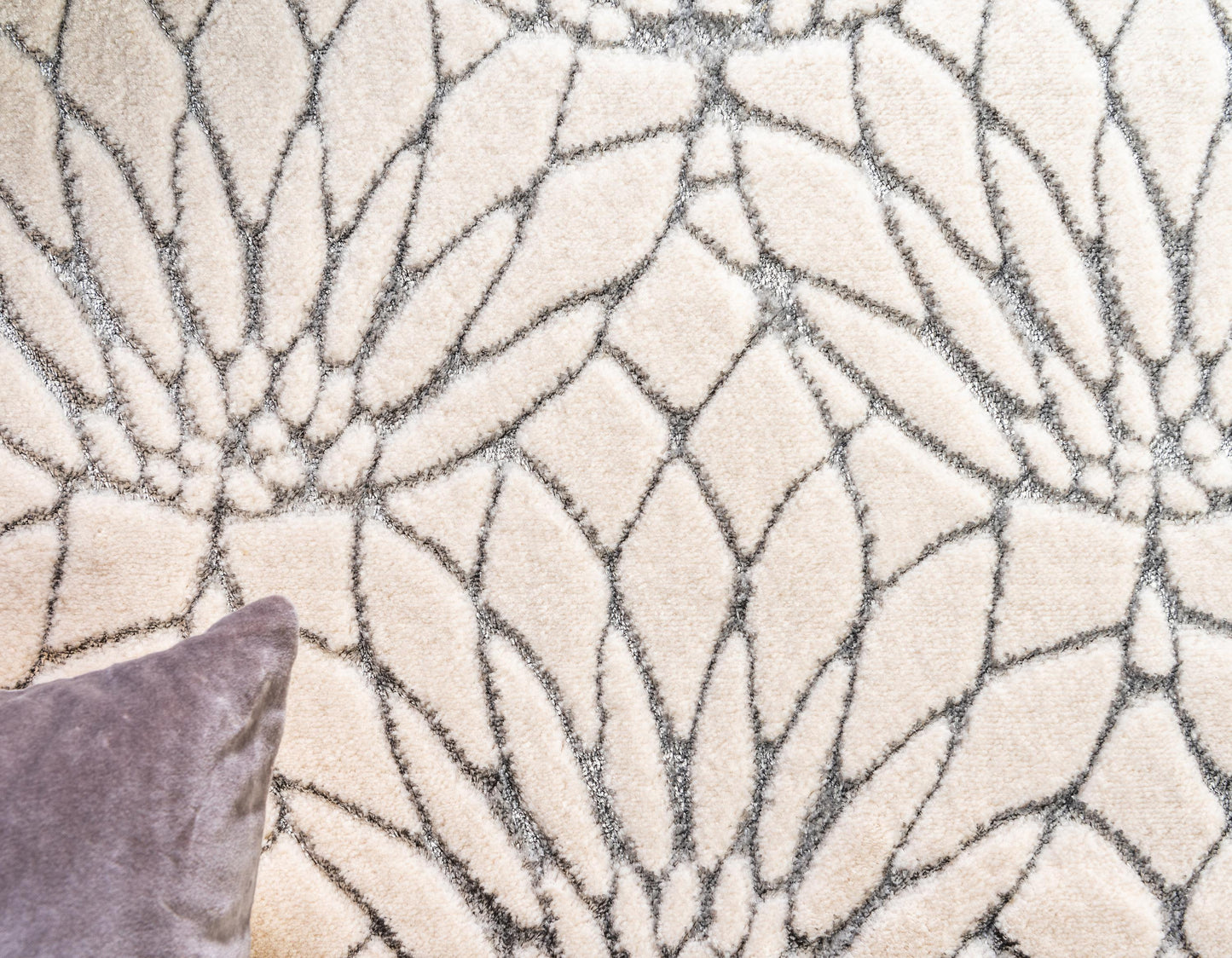 Area Rug – Modern, Lotus Flower Pattern Luxury