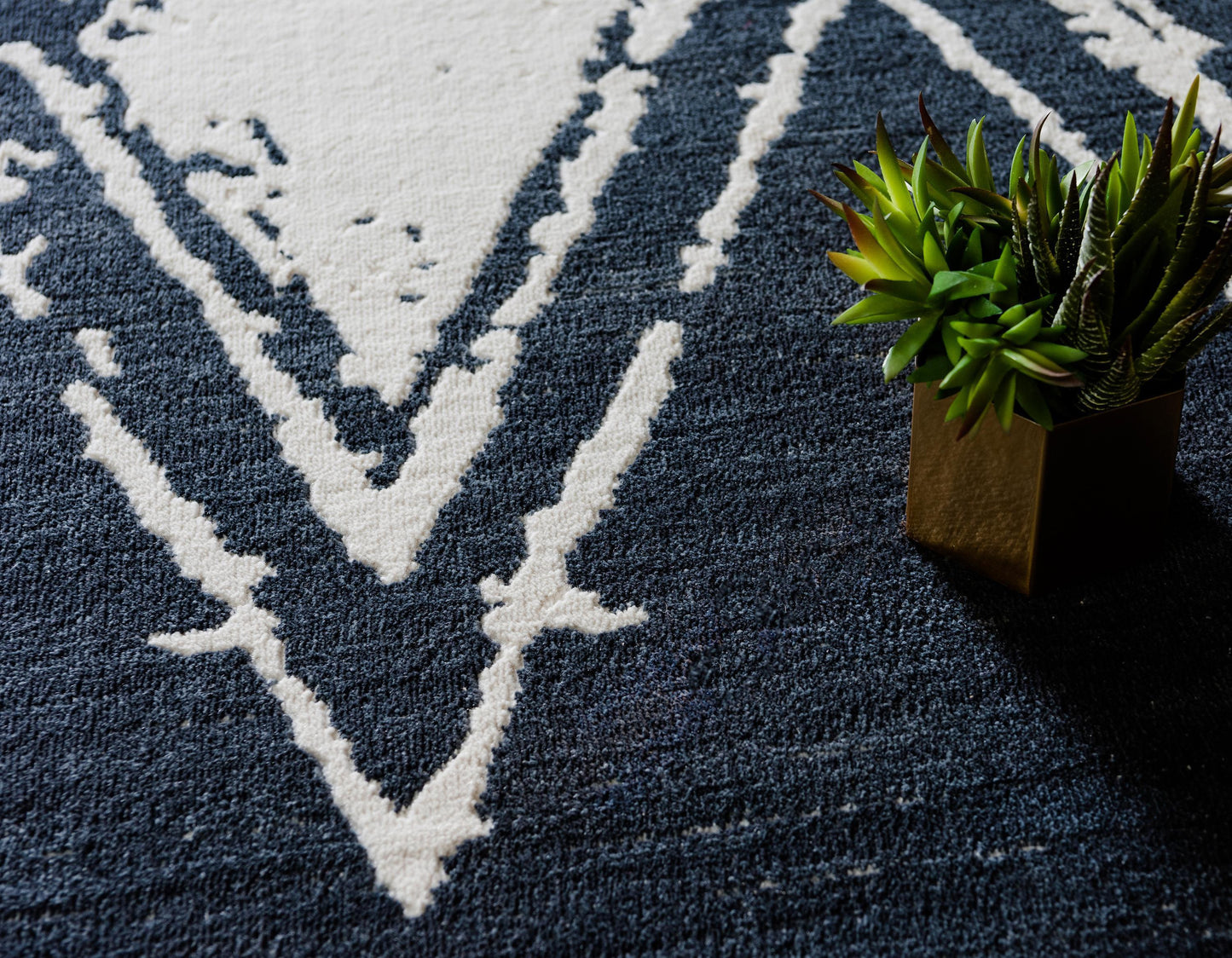 Area Rug – Faded Diamond Pattern Area