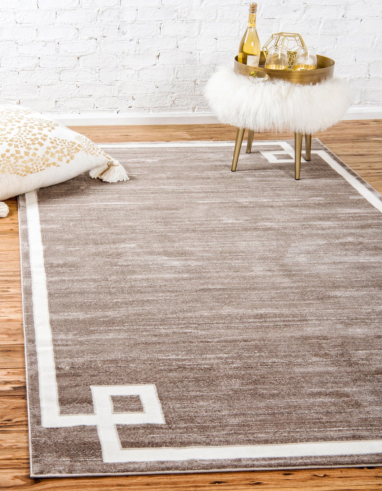 Area Rug – Modern, European Border