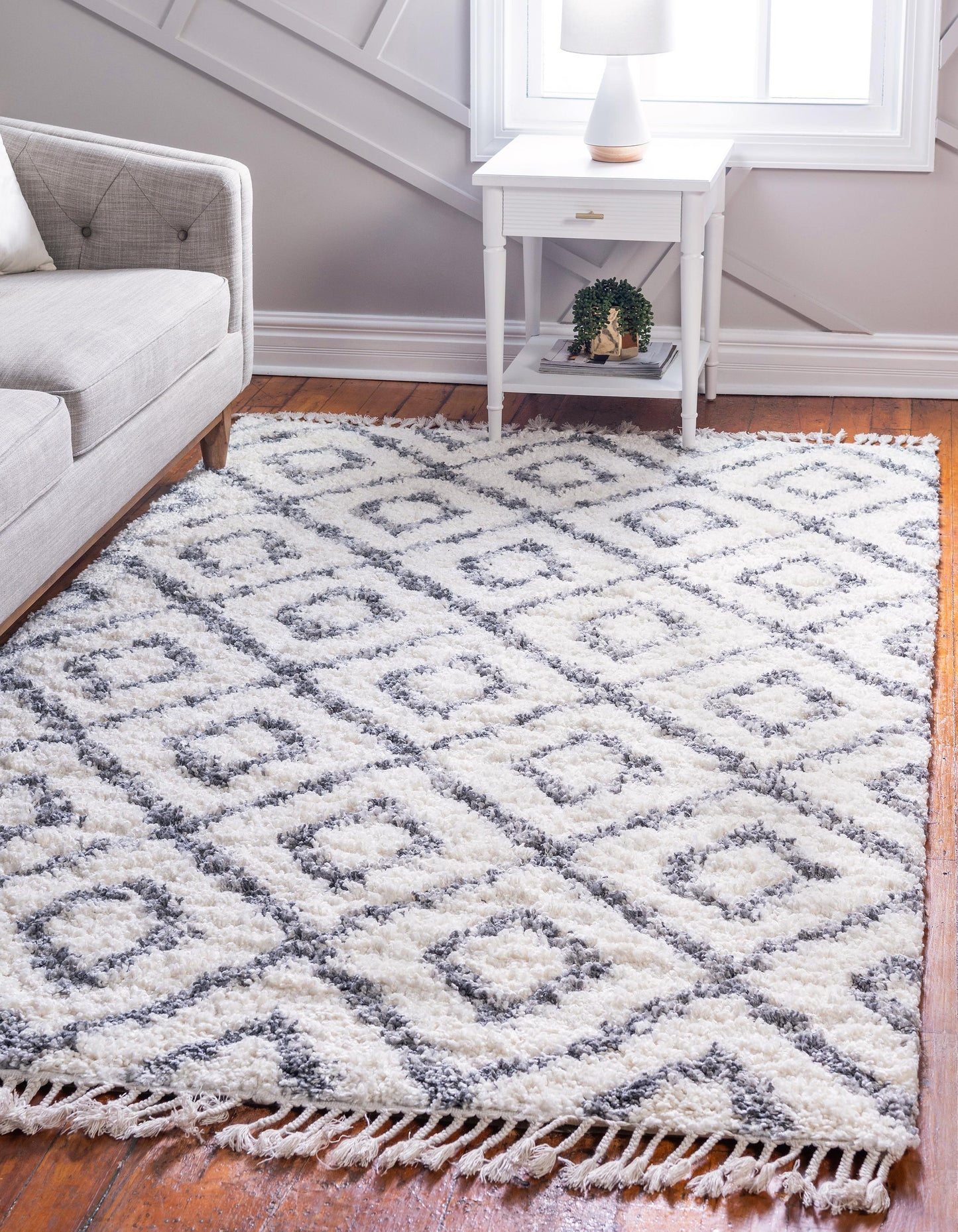 Area Rug – Diamond Pattern Shaggy