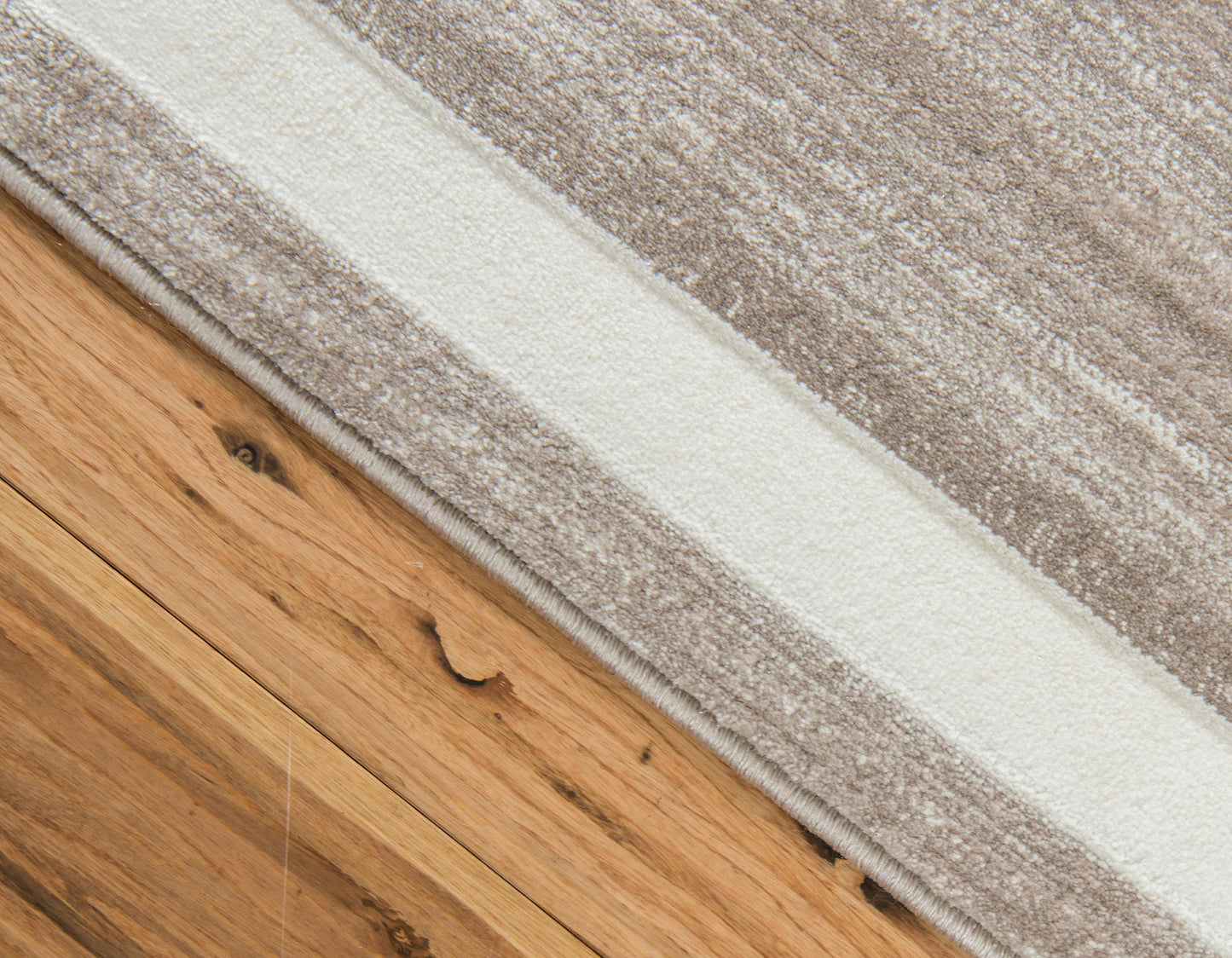 Area Rug – Modern, European Border
