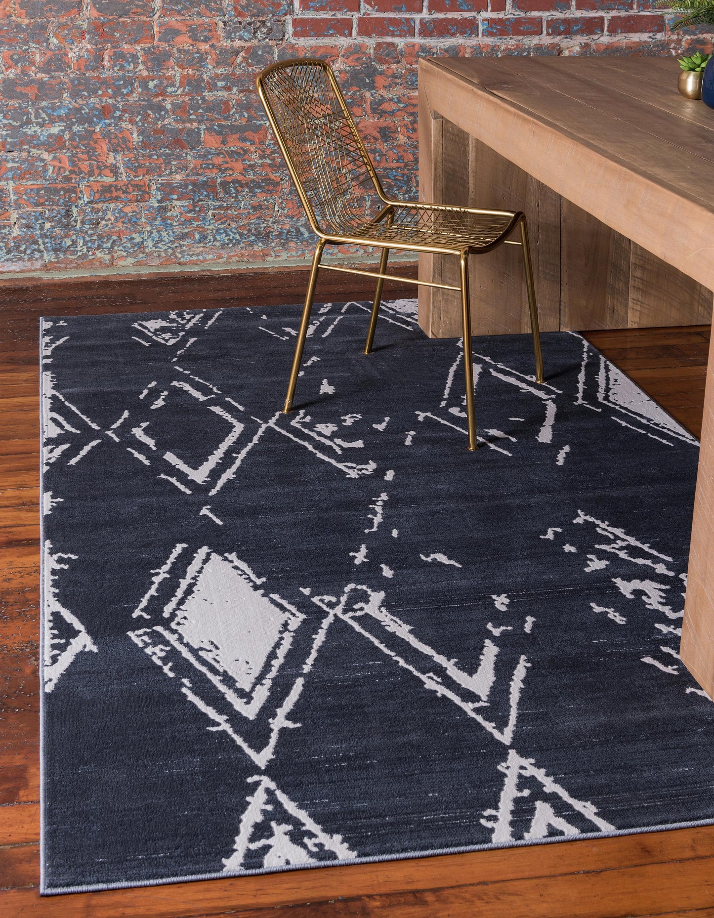 Area Rug – Faded Diamond Pattern Area