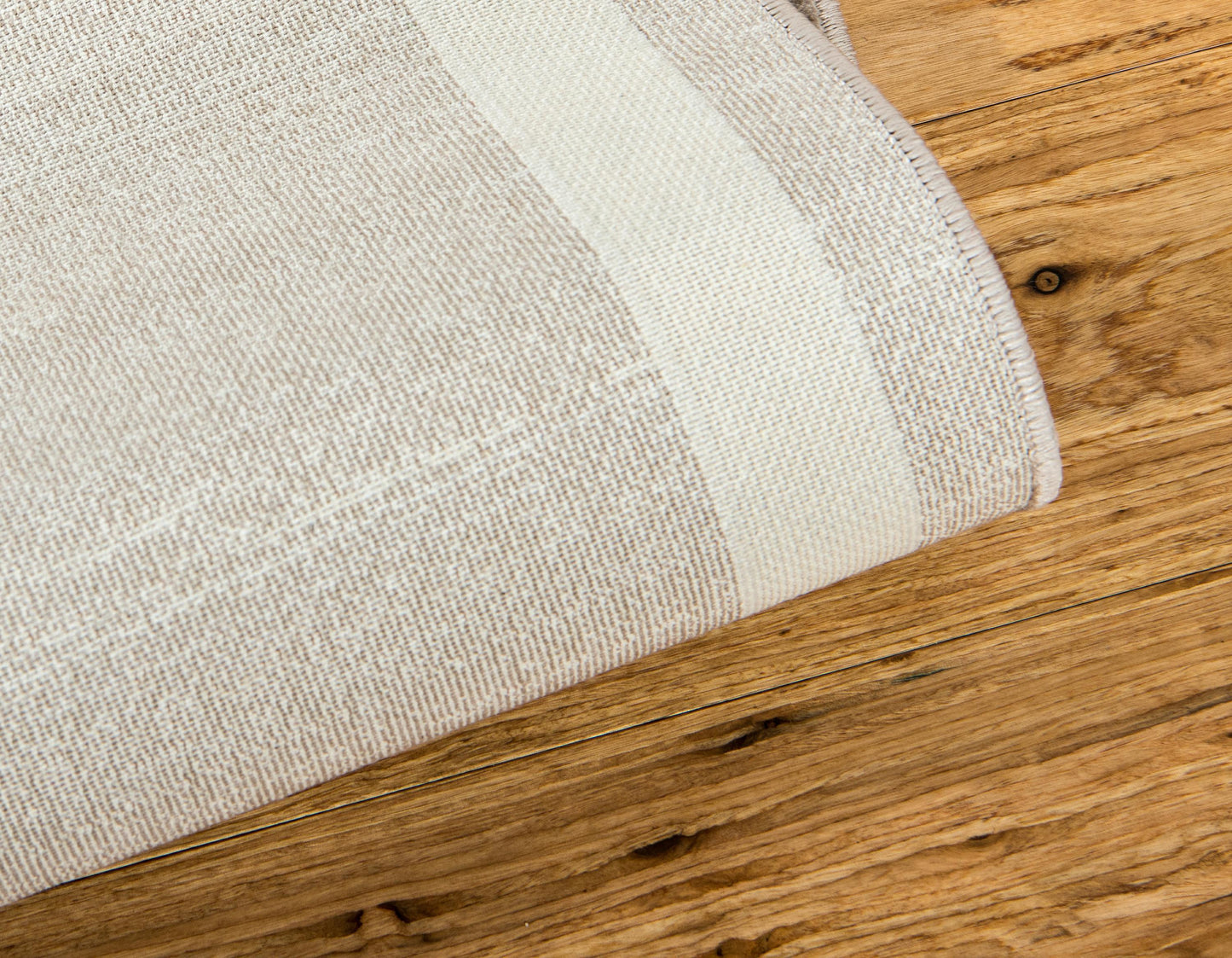 Area Rug – Modern, European Border