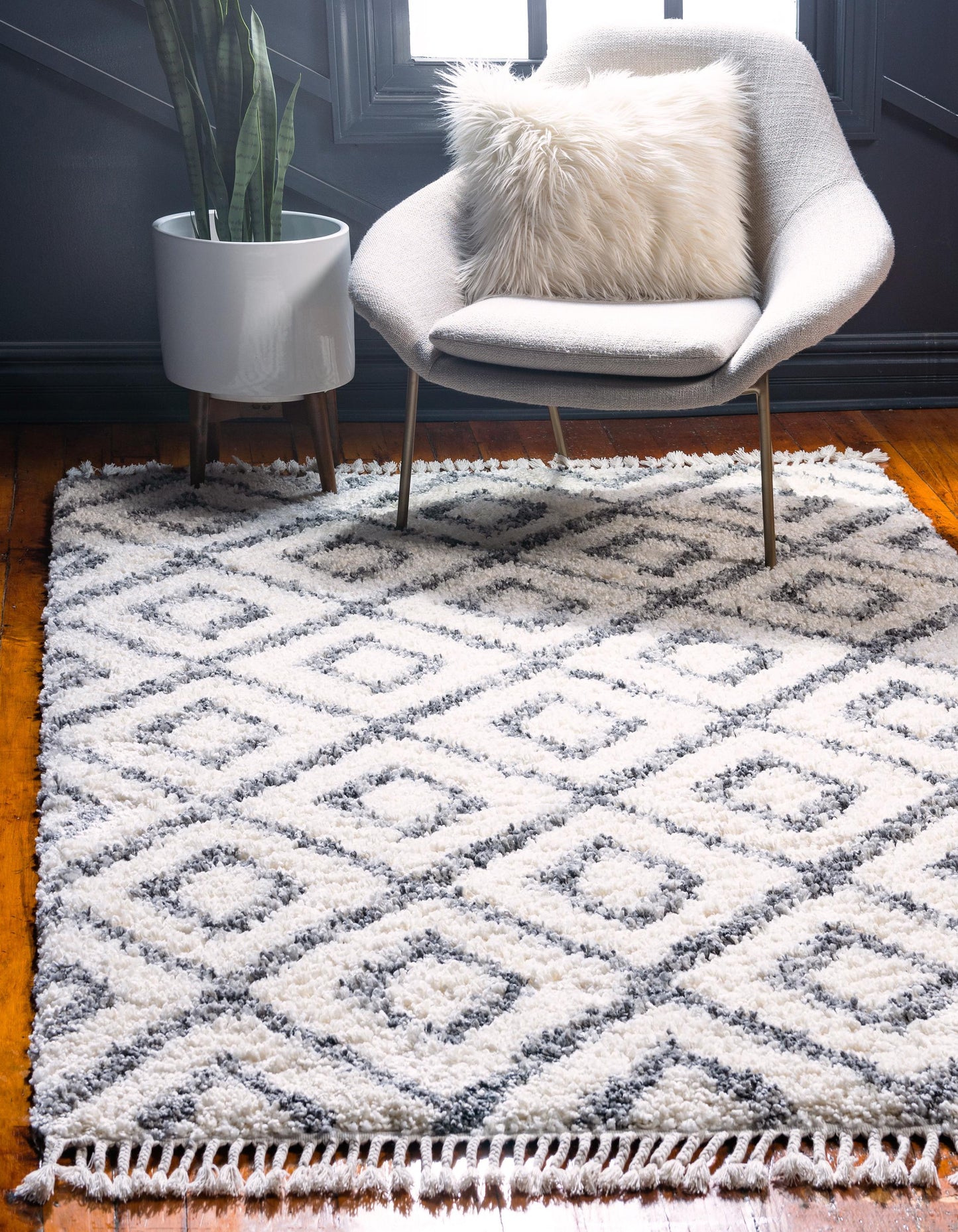 Area Rug – Diamond Pattern Shaggy