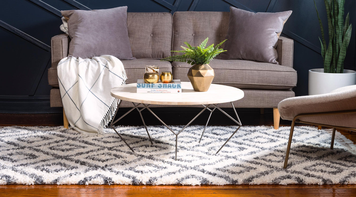 Area Rug – Diamond Pattern Shaggy