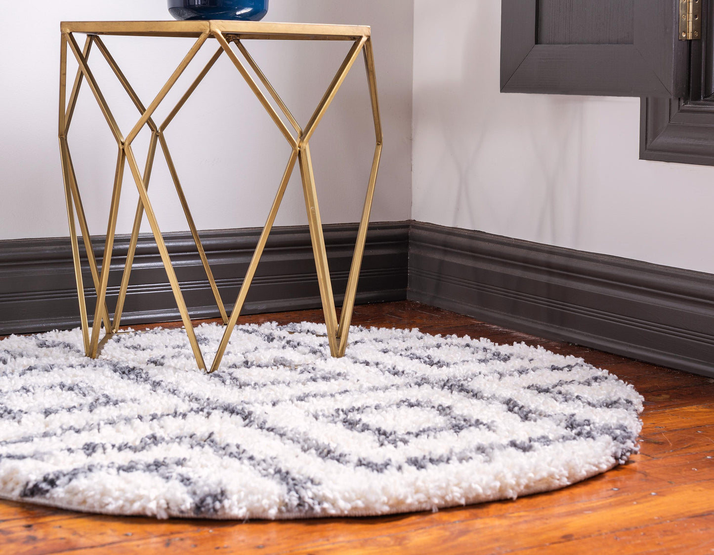 Area Rug – Diamond Pattern Shaggy