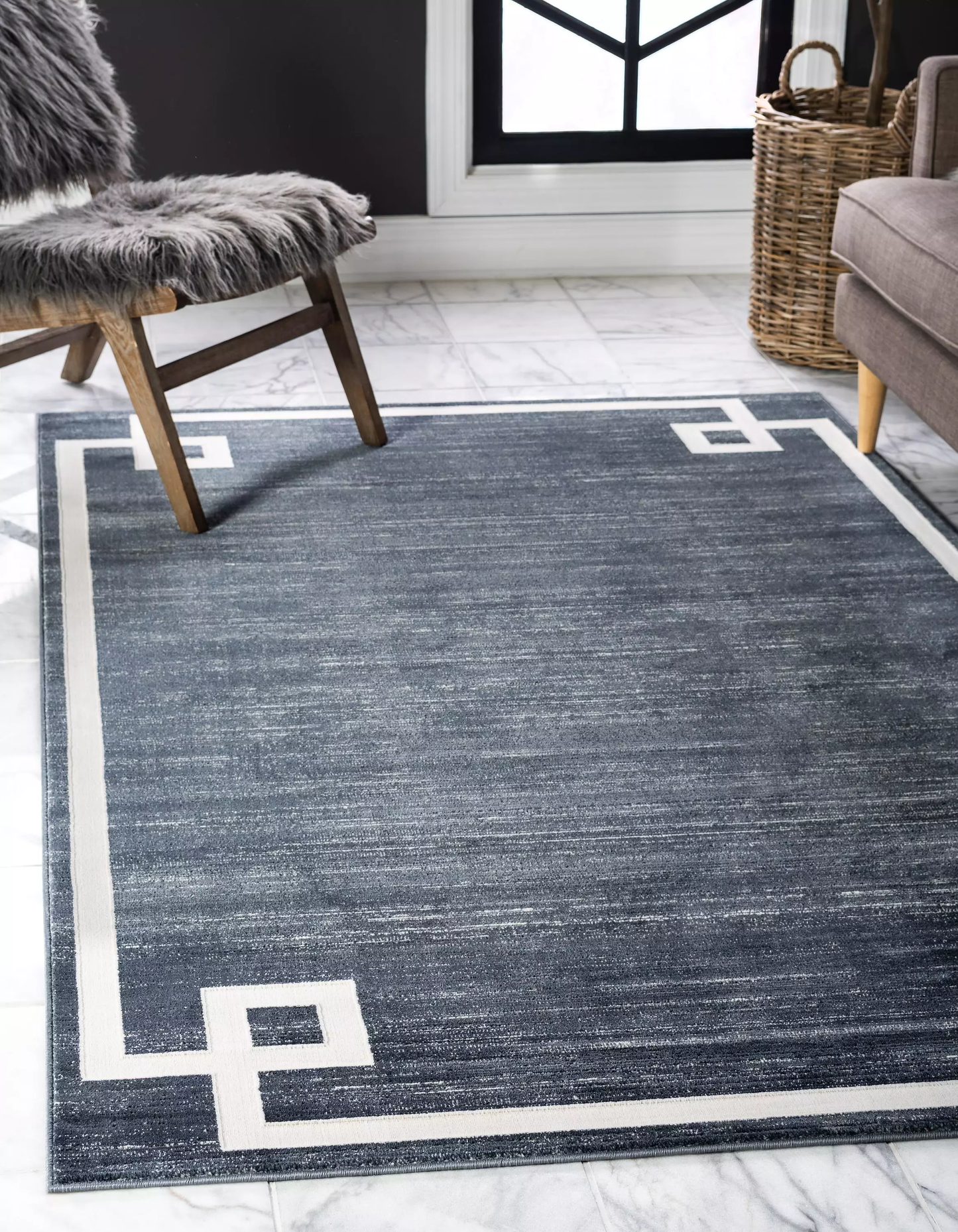 Area Rug – Modern, European Border