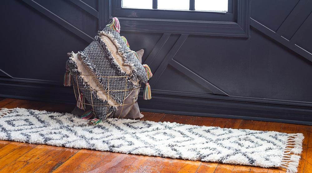 Area Rug – Diamond Pattern Shaggy