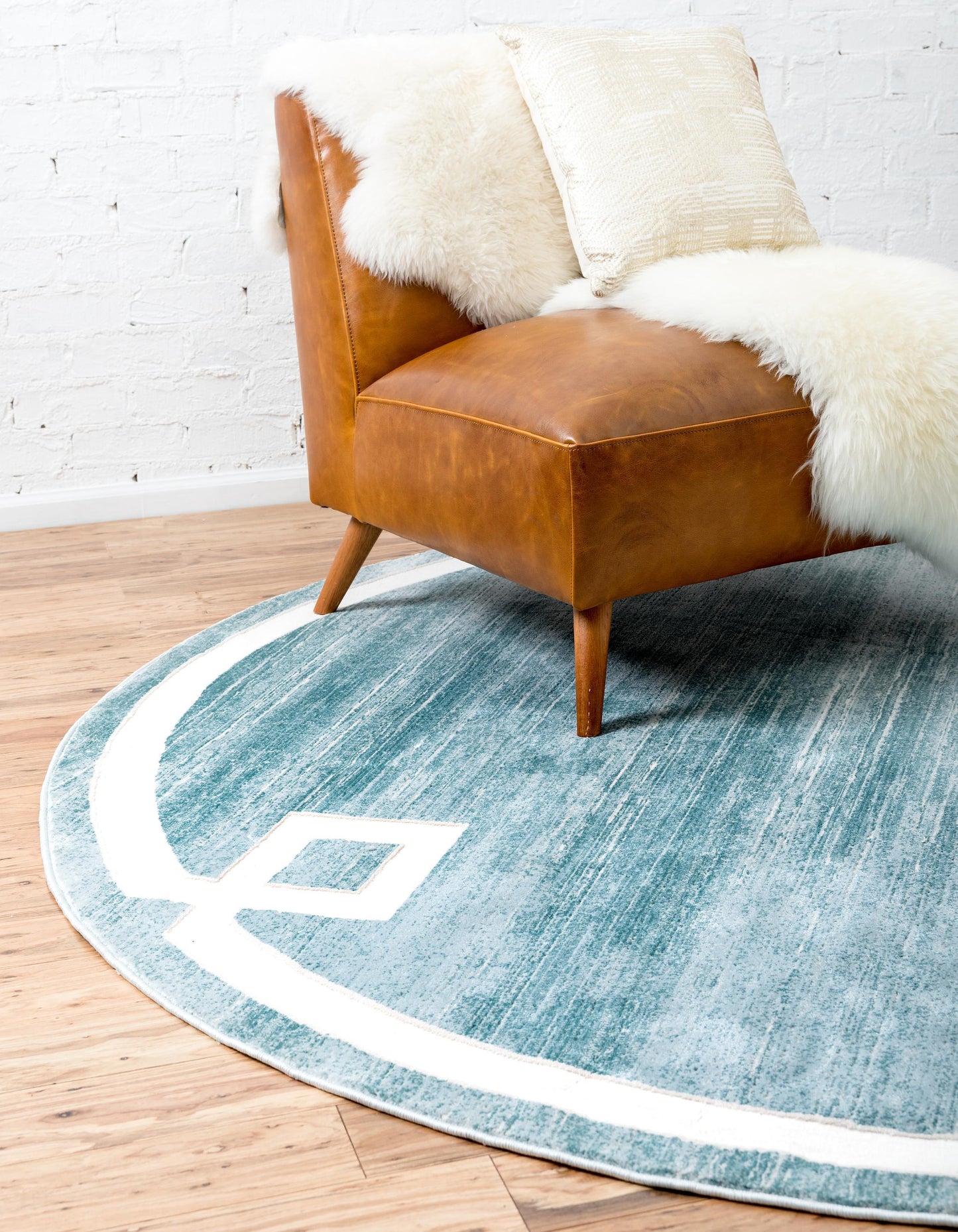 Area Rug – Modern, European Border