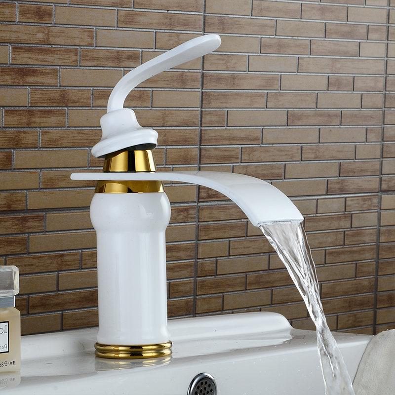 Bathroom Faucet – Vintage Ceramic, Brass Waterfall
