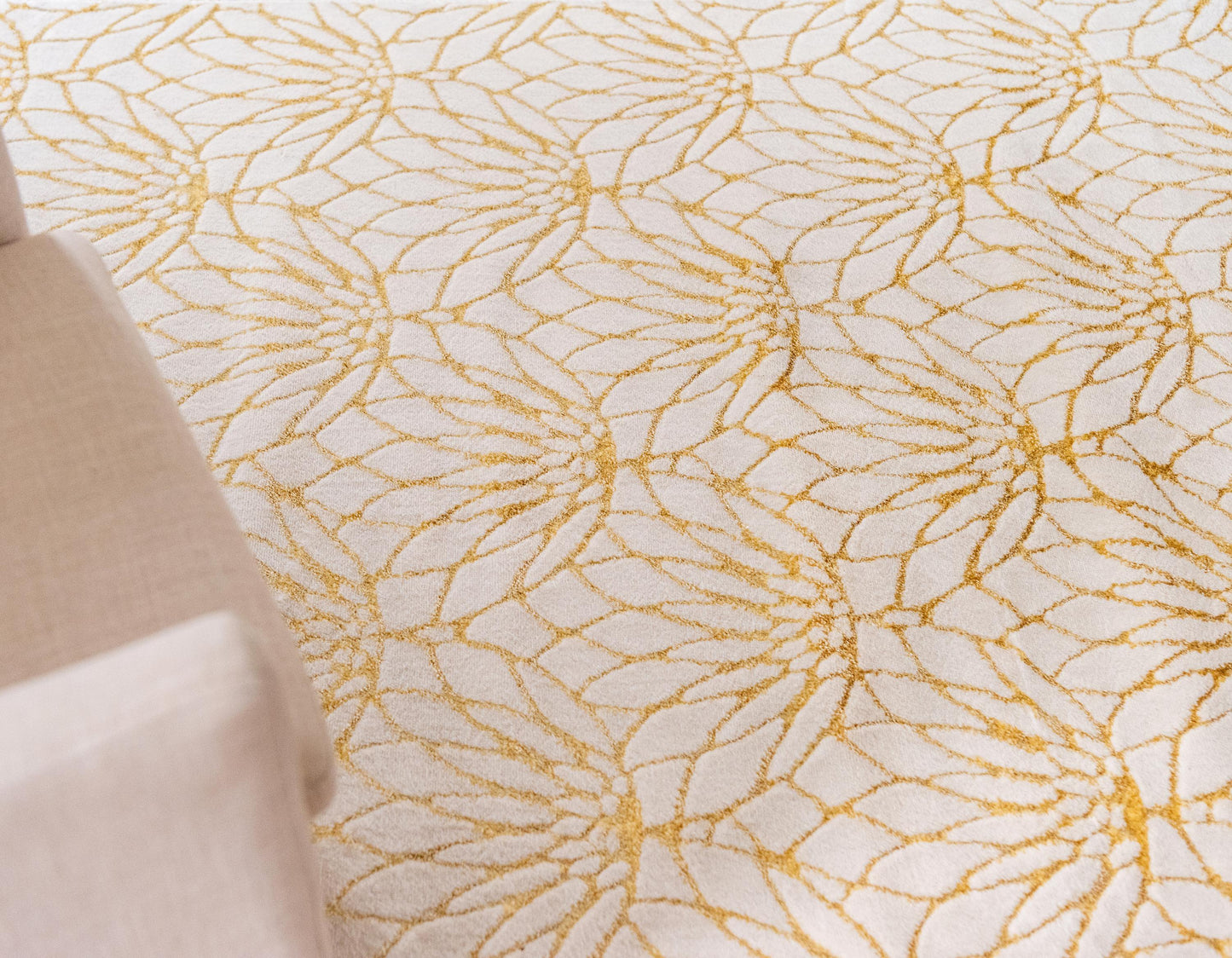 Area Rug – Modern, Lotus Flower Pattern Luxury